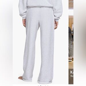 SKIMS LIGHT GREY SWEATPANTS RAW HEM SMALL
